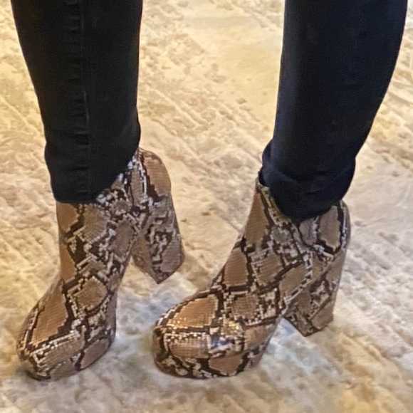 SteveMadden Chunky Platform Block Heel Boot/size 6 - Picture 6 of 11